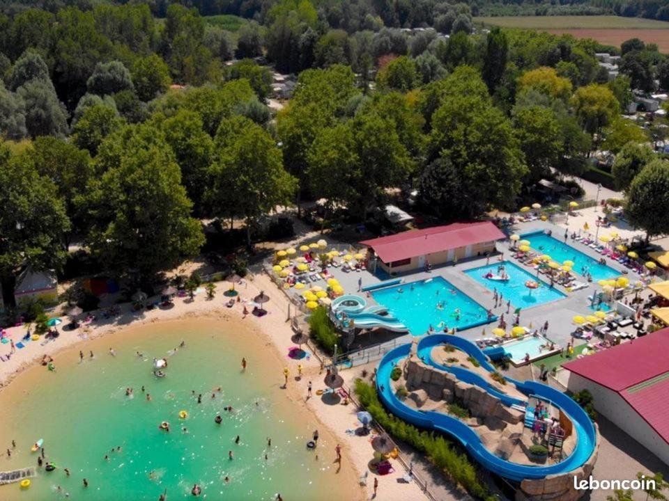 Mobilhome 6 Personnes Camping 4* Chateauneuf-de-Galaure Bagian luar foto